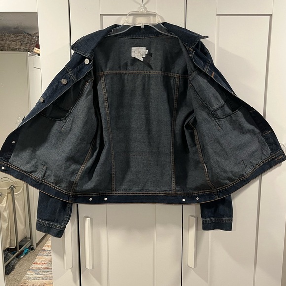 Gently Used Calvin Klein 90’ Trucker Denim Jacket Size XL - Picture 5 of 13